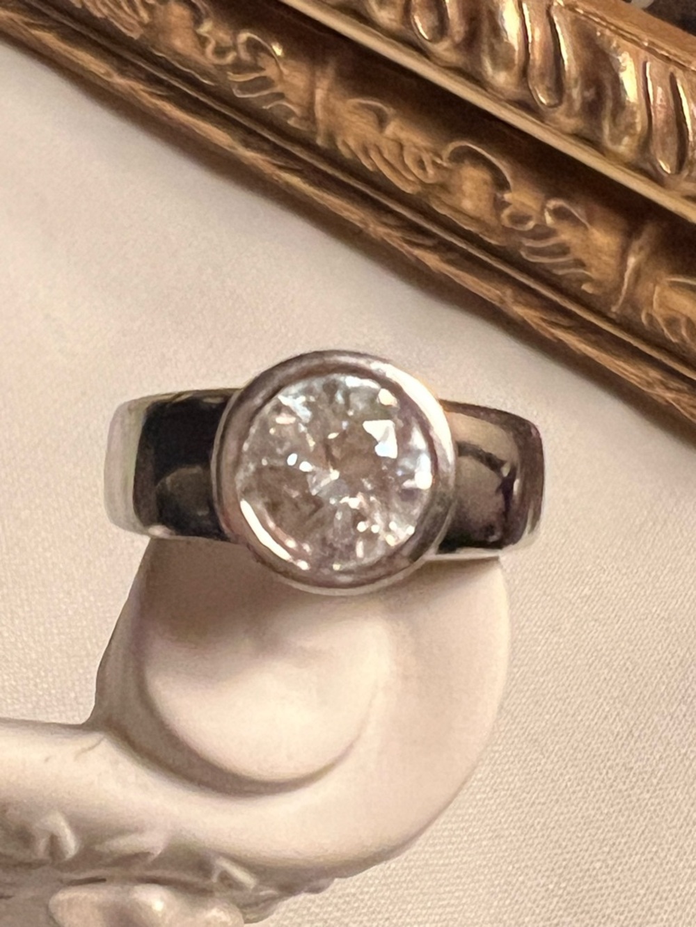Bezel set large faux diamond in wide silver tone setting sir 6.75